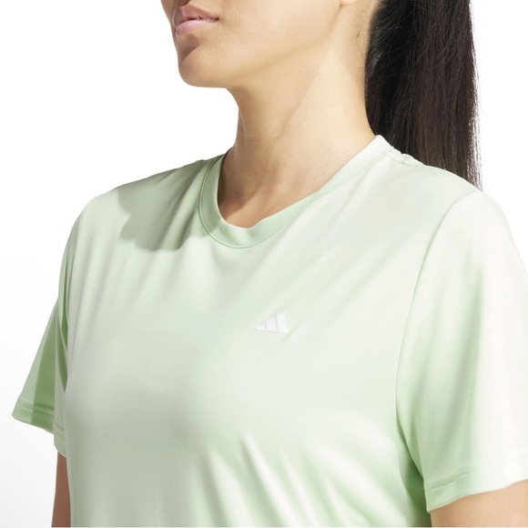 NWT adidas Women's Training T-Shirt. Size Medium. - Picture 4 of 7